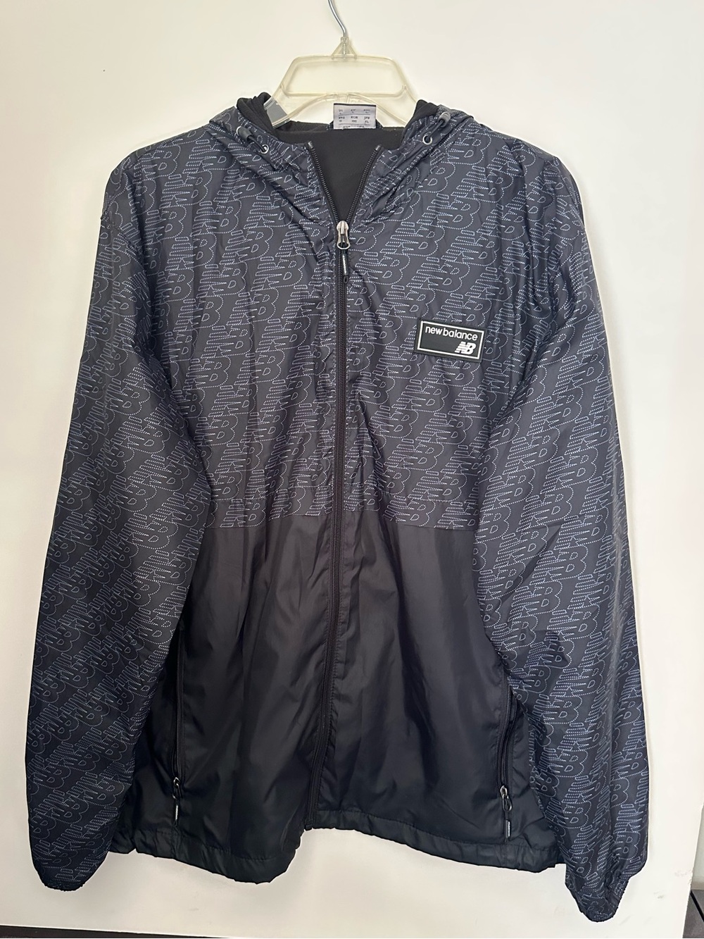 New Balance Halfprint Graphic logo & Half Solid Lightweight Hooded Windbreaker L